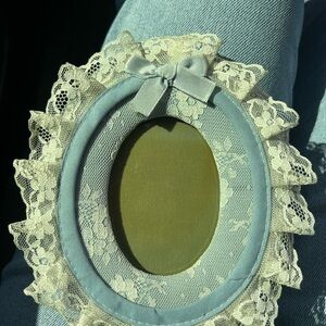 Vintage Delicate Lace Oval Photo Frame - Blue